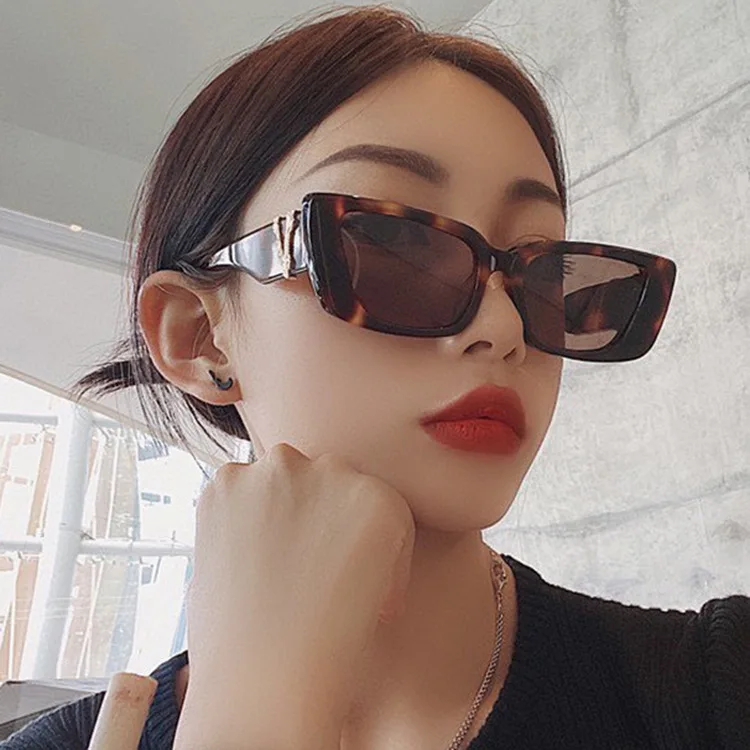 Lunettes de soleil rétro de marque – Image 3