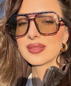 Lunettes de soleil carrées à double barre et rivets pour femme – Image 2